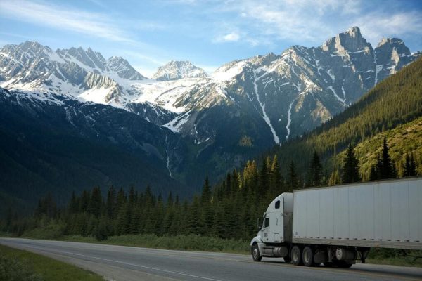 Improve logistics management in Illinois with transportation monitoring